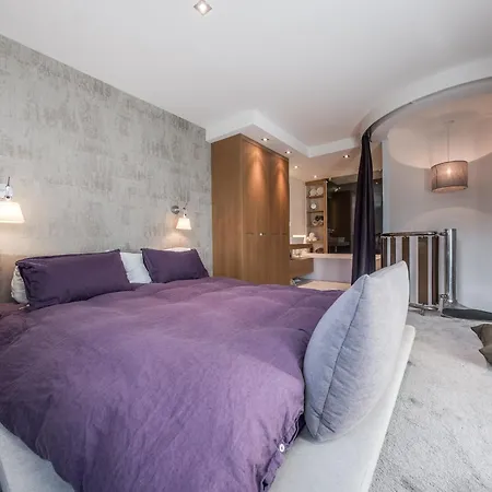 Luxueux Duplex 4 Avec Balcons Et Cheminée à - Fr-1-613a-46
